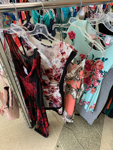 Clothing Store «GoodWill», reviews and photos, 1356 E Vine St, Kissimmee, FL 34744, USA