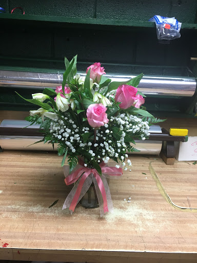 Florist «Irish Rose and GIfts», reviews and photos, 33608 W Seven Mile Rd, Livonia, MI 48152, USA