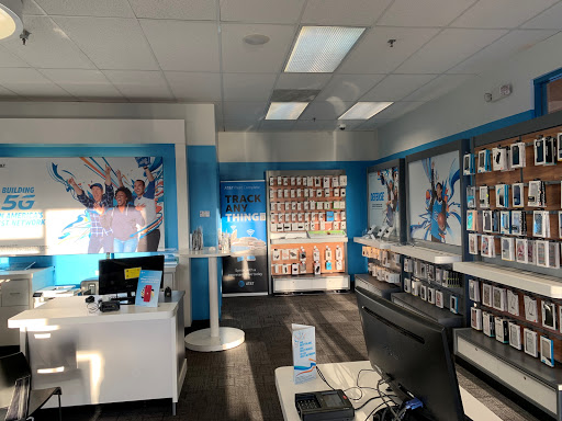 Cell Phone Store «AT&T Authorized Retailer», reviews and photos, 1899 E Willow St #100, Signal Hill, CA 90755, USA