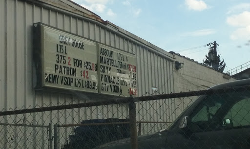 Liquor Store «Stadium Liquor Store», reviews and photos, 319 W 4th St, Covington, KY 41011, USA