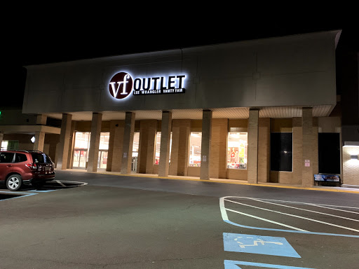 VF Outlet, 709 PA-113, Souderton, PA 18964, USA, 