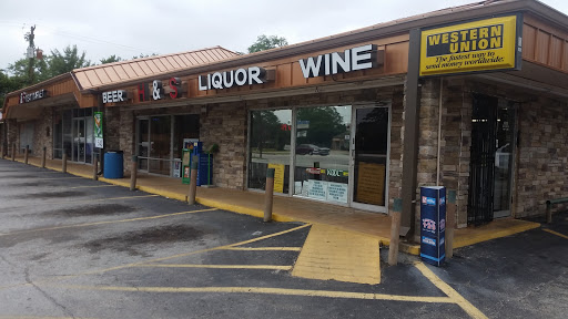 H & S Liquor Store, 1900 N Frazier St # A, Conroe, TX 77301, USA, 