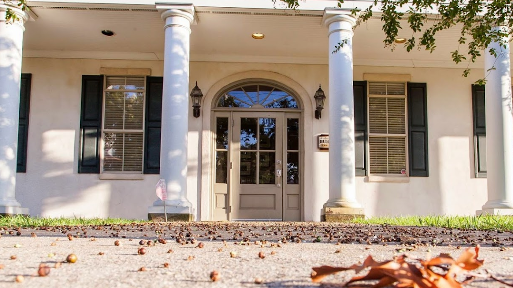 L. Clayton Burgess Alexandria Attorney Alexandria, LA 71301