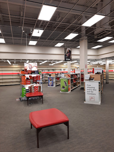 Shoe Store «Famous Footwear», reviews and photos, 1665 Olentangy River Rd, Columbus, OH 43212, USA