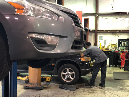 Auto Repair Shop «Grassland Car Care Center», reviews and photos, 1105 Battlewood St, Franklin, TN 37069, USA