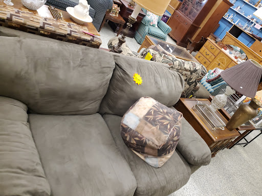 Thrift Store «Peninsula Rescue Mission Thrift Store», reviews and photos, 6200 Jefferson Ave, Newport News, VA 23605, USA