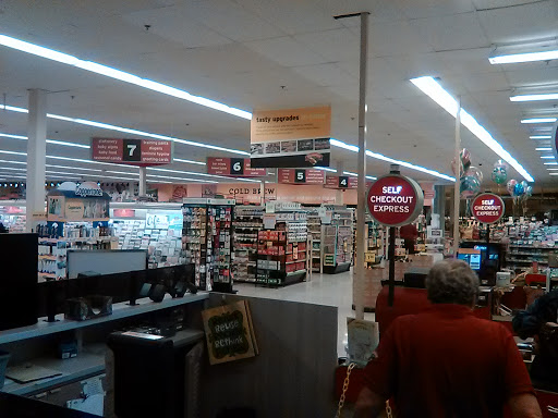 Grocery Store «Hannaford Supermarket», reviews and photos, 833 Central Ave, Dover, NH 03820, USA