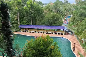 Lei’s Resort image