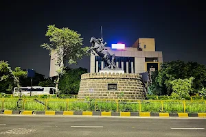 Statue of Jhansi's Queen Lakshmibai image