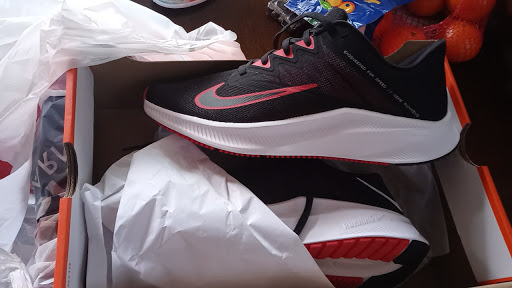 Shoe Store «Shoe Carnival», reviews and photos, 354 S Randall Rd, South Elgin, IL 60177, USA