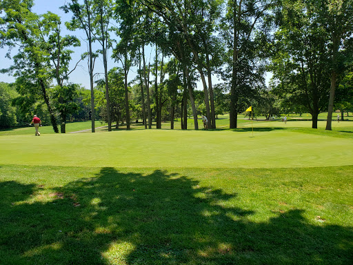 Golf Course «Pine Brook Golf Course», reviews and photos, 1 Covered Bridge Blvd, Manalapan Township, NJ 07726, USA