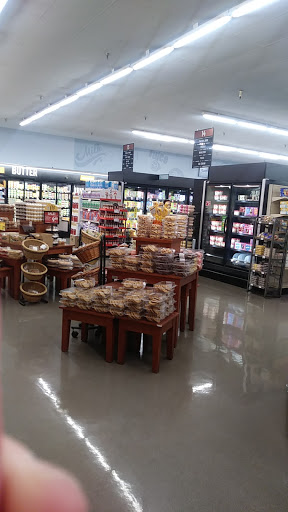 Supermarket «Giant Eagle Supermarket», reviews and photos, 14100 Detroit Ave, Lakewood, OH 44107, USA