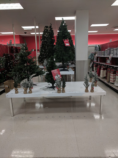 Shopping Mall «Addison Mall», reviews and photos, 2970 W Addison St, Chicago, IL 60618, USA