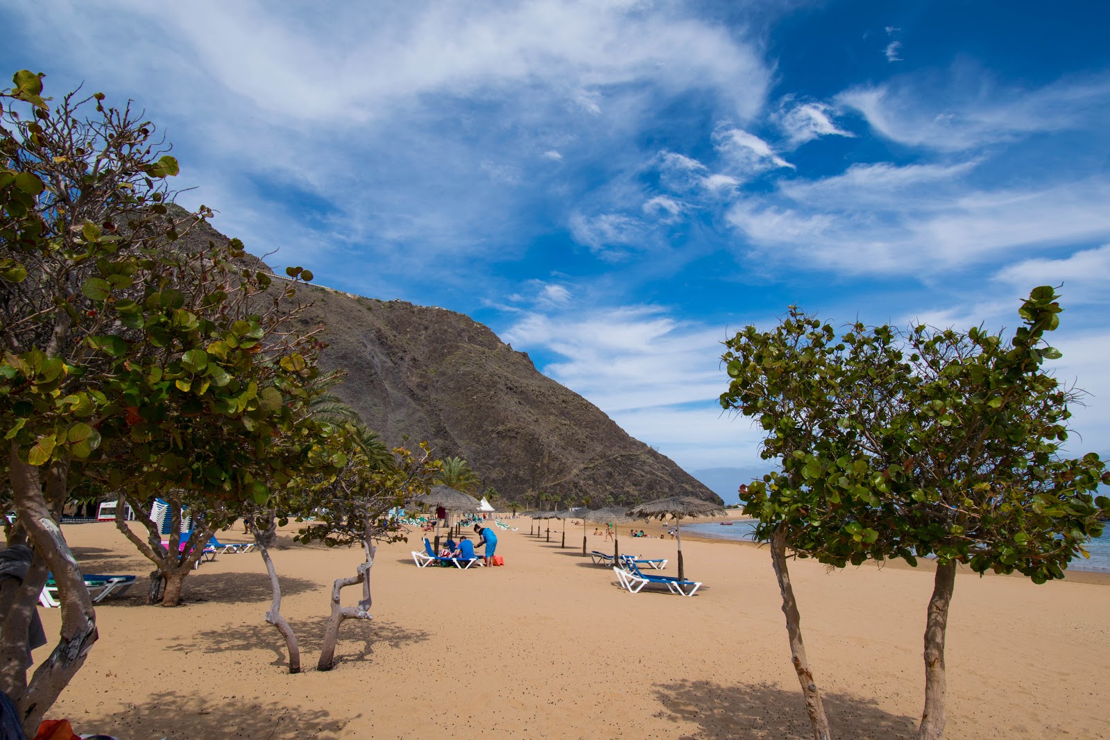 Foto van Strand van Las Teresitas met turquoise puur water oppervlakte
