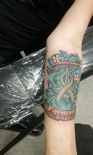 Tattoo Shop «Skin Vandals Tattoo & Piercing», reviews and photos, 1015 N Flood Ave, Norman, OK 73069, USA