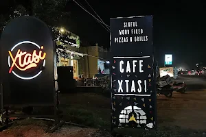 Cafe XTASI image