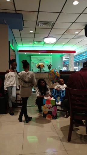 Shopping Mall «Gateway Shopping Center», reviews and photos, 14 Danbury Rd, Wilton, CT 06897, USA