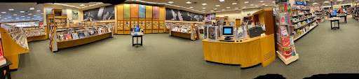 Barnes & Noble image