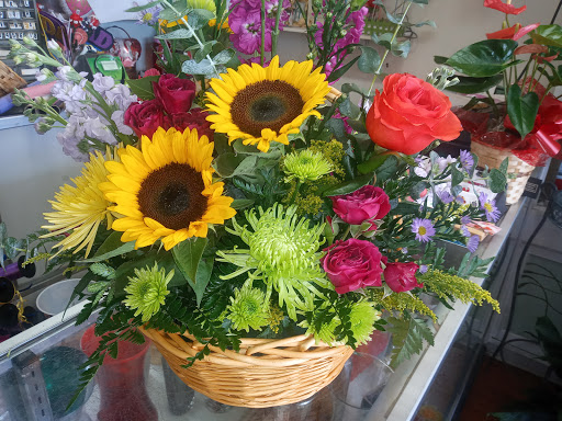 Florist «Send Your Love Flowers & Balloons», reviews and photos, 1417 SW Military Dr, San Antonio, TX 78221, USA