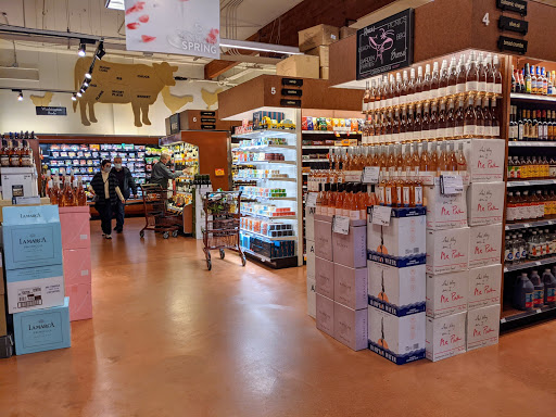 Gourmet Grocery Store «Metropolitan Market Kirkland», reviews and photos, 10611 NE 68th St, Kirkland, WA 98033, USA