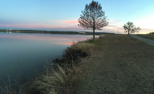 Park «Mountain Creek Lake Park Pavilion», reviews and photos, 2402 Cardiff St, Grand Prairie, TX 75051, USA