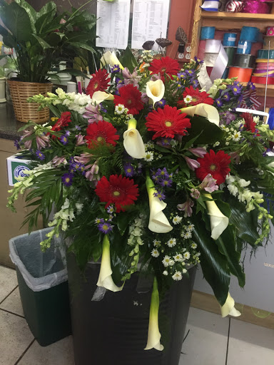 Gift Basket Store «FLOWERS BY TARA AND JEWELRY WORLD», reviews and photos, 2087 Wilma Rudolph Blvd, Clarksville, TN 37040, USA