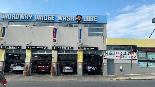 Broadway Bridge Wash & Lube en New York
