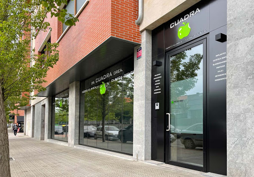 CLÍNICA DENTAL Dr. CUADRA en Amurrio, Álava