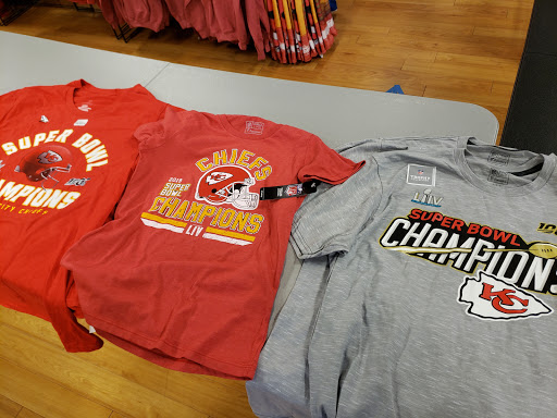 Sportswear Store «Rally House Boardwalk», reviews and photos, 8650 N Boardwalk Ave, Kansas City, MO 64154, USA