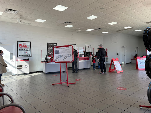 Tire Shop «Discount Tire Store - Ocala, FL», reviews and photos, 2701 SW College Rd #800, Ocala, FL 34474, USA