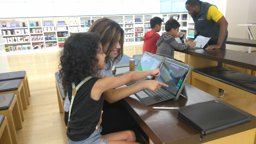 Computer Store «Microsoft Store - NorthPark Center», reviews and photos, 8687 N Central Expy #1612, Dallas, TX 75225, USA