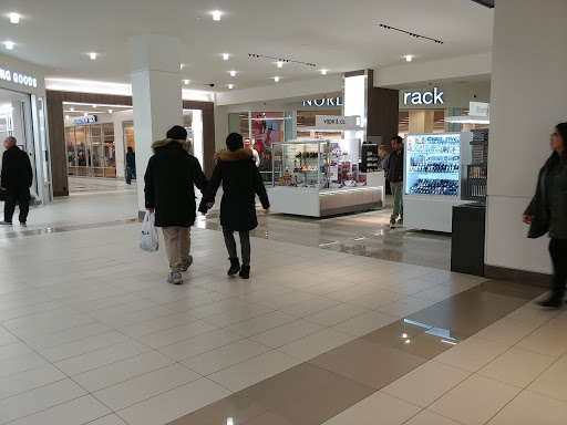 Vaporizer Store «Arlington Vape Tobacco & Hookah», reviews and photos, 1201 S Hayes St, Arlington, VA 22202, USA