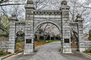 Oakwood Cemetery image