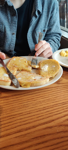 American Restaurant «Cracker Barrel Old Country Store», reviews and photos, 8225 N Church Rd, Kansas City, MO 64158, USA