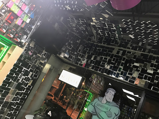 Cell Phone Store «SETCELL», reviews and photos, 508 Westport Rd, Kansas City, MO 64111, USA