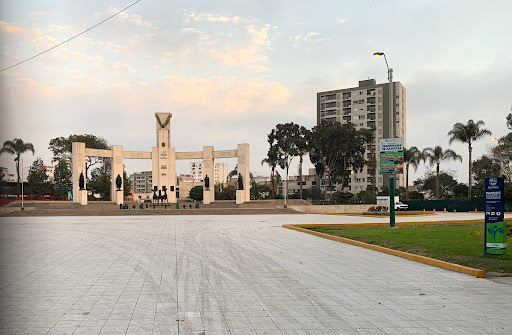 Próceres de la Independencia Park