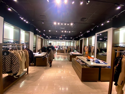 Clothing Store «Burberry Outlet», reviews and photos, 5220 Fashion Outlets Way, Rosemont, IL 60018, USA