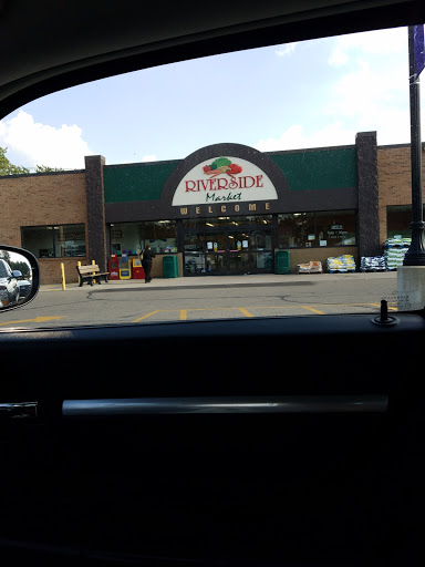 Grocery Store «Riverside Market Inc», reviews and photos, 311 N Oak St, Durand, MI 48429, USA