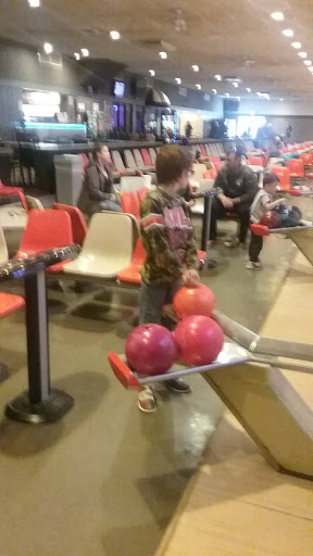 Bowling Alley «Rebman Recreation Inc», reviews and photos, 5300 Oberlin Ave, Lorain, OH 44053, USA