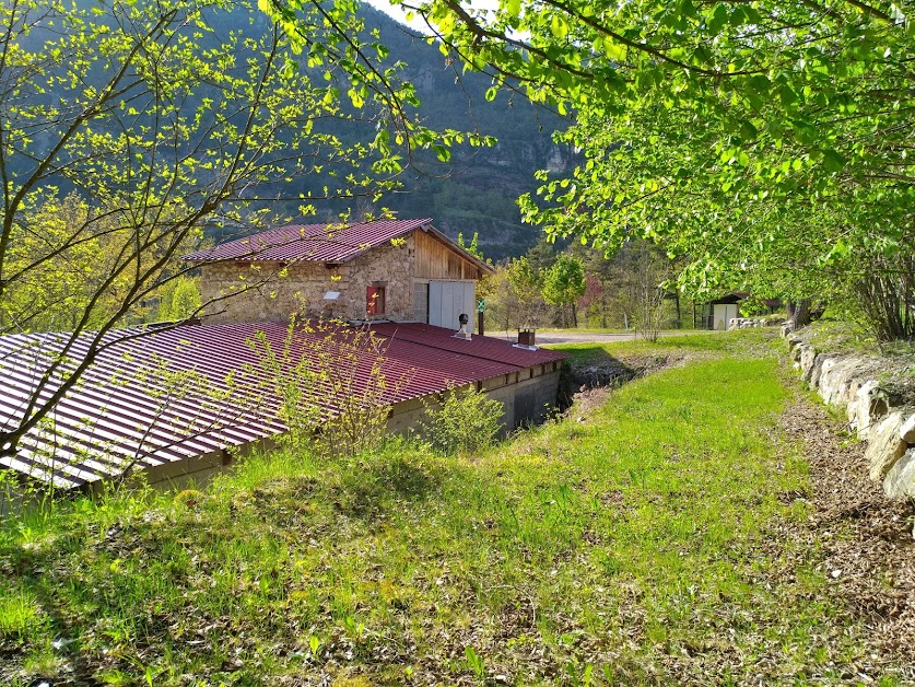 Camping des Rouges Gorges à Guillaumes (Alpes-Maritimes 06)