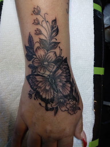 Explore breast cancer tattoos ideas, creative tattoo ideas in Victorville, available at Doctor Inks Tattoo Clinic