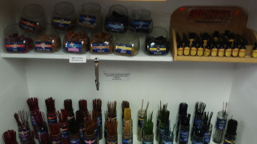 Tobacco Shop «One Love Tobacco & Gifts», reviews and photos, 7116 Gulf Blvd, St Pete Beach, FL 33706, USA