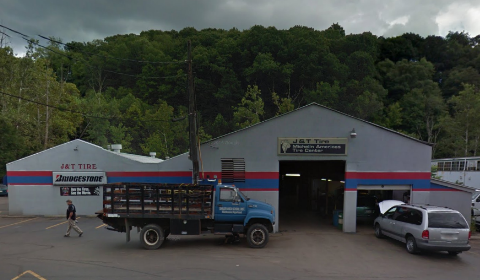 Tire Shop «J & T Tire Pros & Auto Service», reviews and photos, 3304 William Flinn Hwy, Allison Park, PA 15101, USA