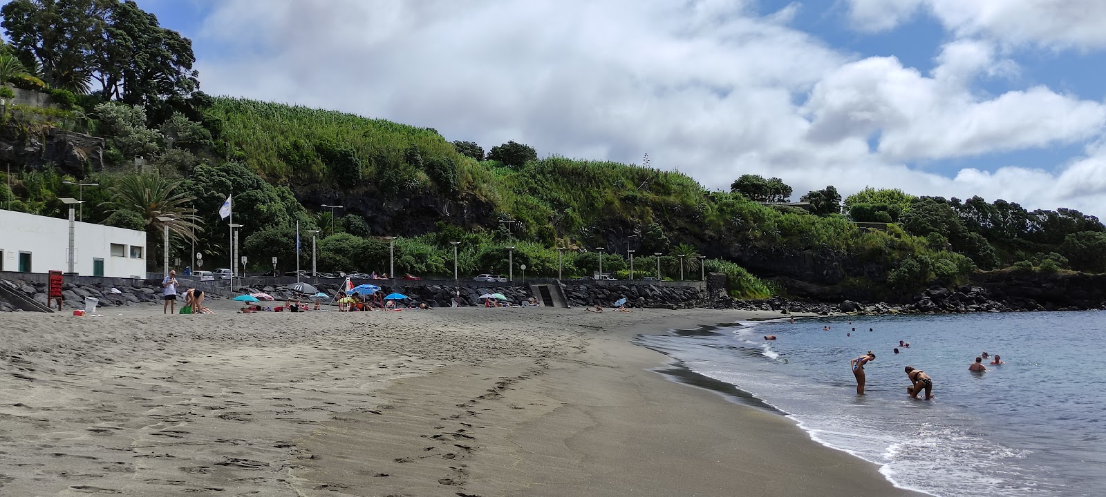 Foto de Praia da Vinha da Areia - lugar popular entre os apreciadores de relaxamento