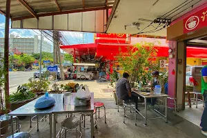ร้านข้าวหมูแดงสวนหลวง - ปู่เจ้า image