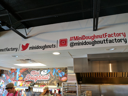 Donut Shop «Mini Doughnut Factory», reviews and photos, 2109 S Dale Mabry Hwy, Tampa, FL 33629, USA