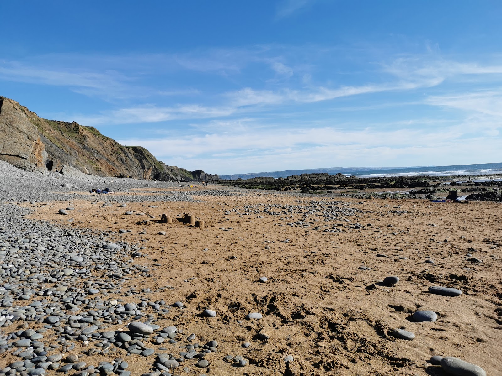 Foto van Sandymouth Bay beach met ruim strand