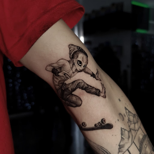 Explore line work tattoo ideas, creative tattoo ideas in Miami, available at Glitterpoop Studios