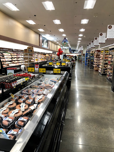 Grocery Store «Safeway», reviews and photos, 905 1st St, Gilroy, CA 95020, USA