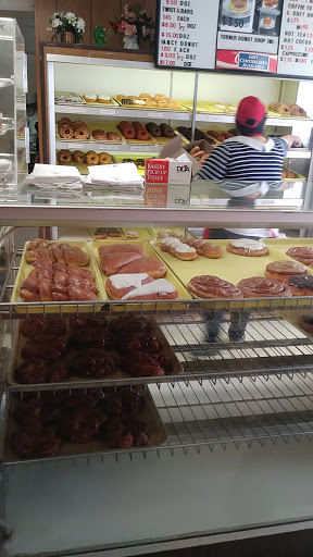Donut Shop «Turner Donut Shop», reviews and photos, 902 9th Ave W, Bradenton, FL 34205, USA